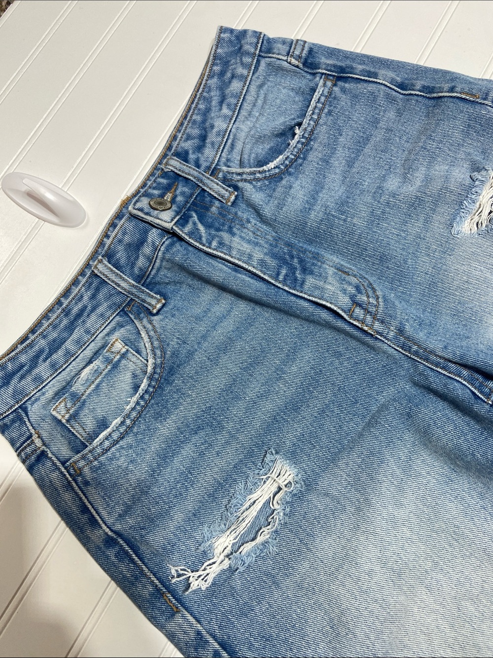 Altar'd State Vervet 100% Cotton Boyfriend Jeans Woman’s 26 Thrashed High-Rise - Picture 4 of 11